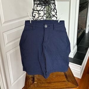 Eddie Bauer navy adventure guide shorts, women’s US size 4.